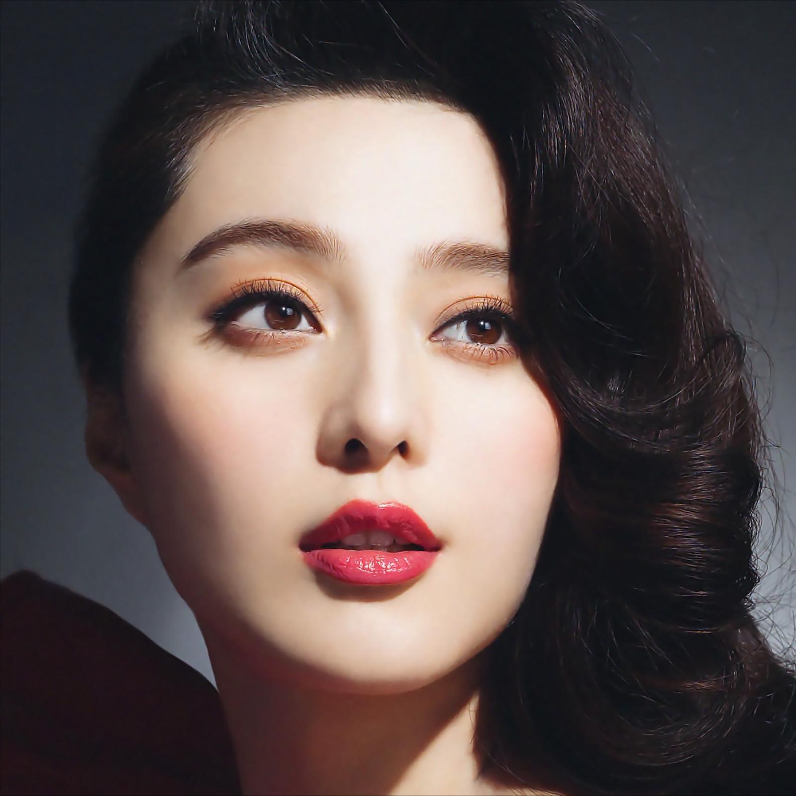 偷稅漏稅女明星與未來科技產(chǎn)品的獨(dú)特魅力，引領(lǐng)科技生活新潮流